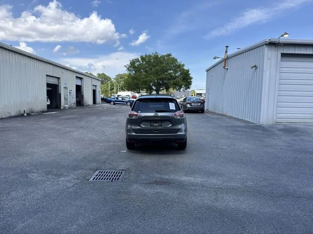 Used 2016 Gray Nissan SV image 6