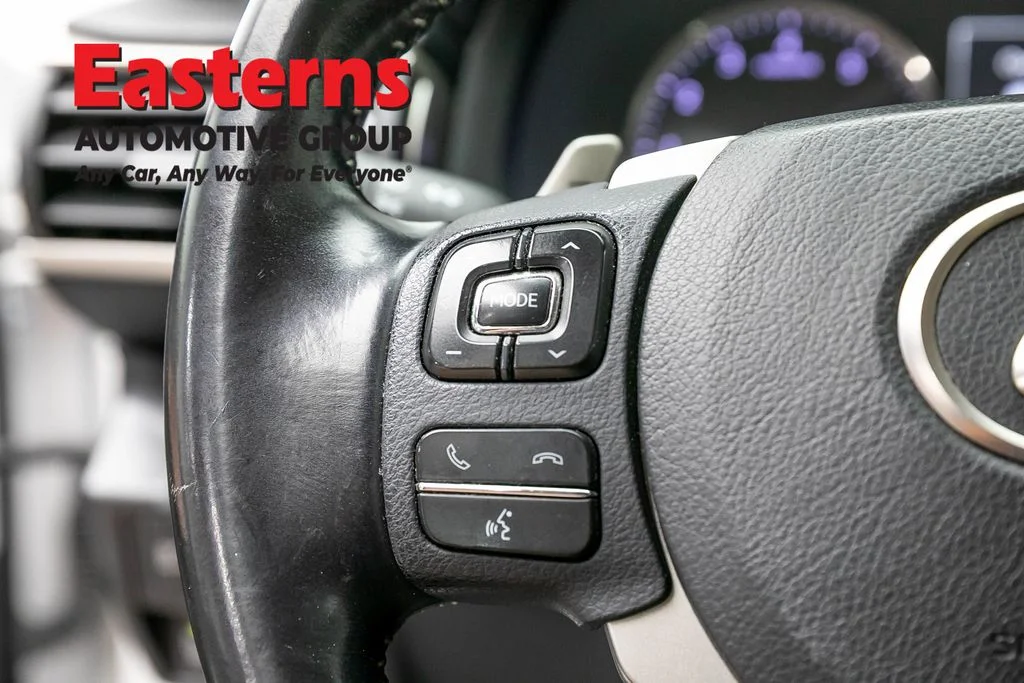 Used 2018 White Lexus 300 image 15