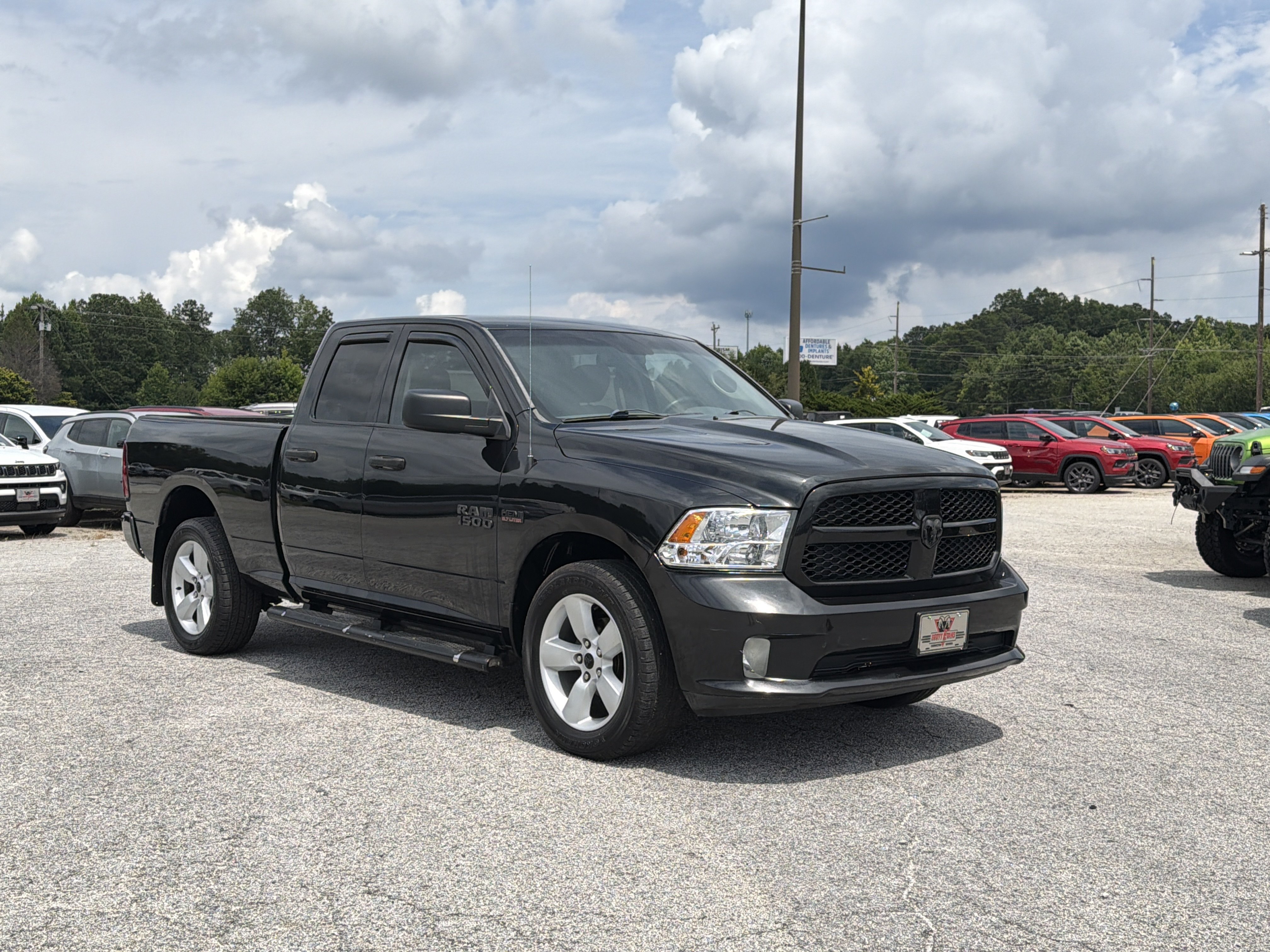 Used 2016 Brilliant Black Crystal Pearlcoat Ram Tradesman image 2