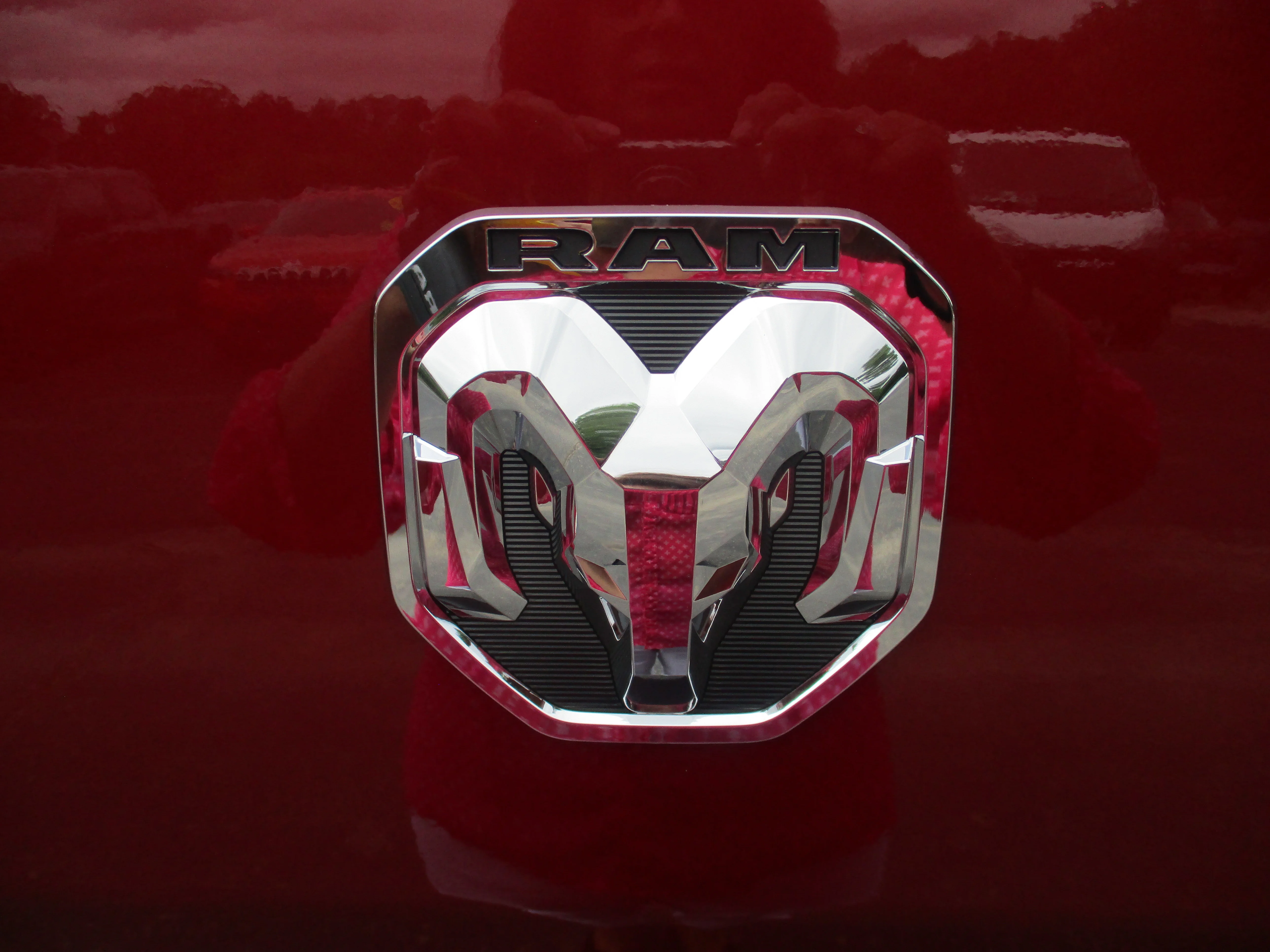 New 2026 Deep Cherry Red Crystal Pearl-Coat Exterior Paint RAM Tradesman 2500 High Roof 159 WB image 10