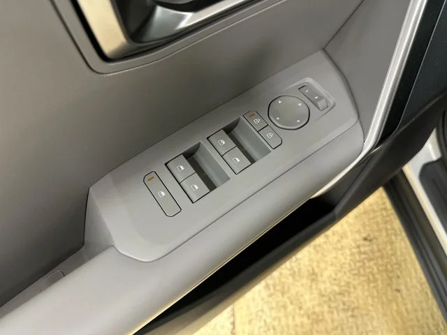 New 2027 Ivory Silver Kia S image 16