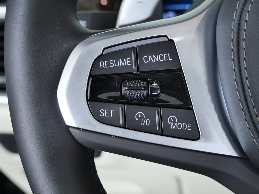 New 2026 Skyscraper Grey Metallic BMW xDrive50e image 40