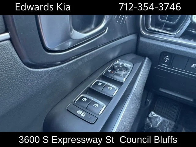 2025 Kia Sorento S - Photo 17
