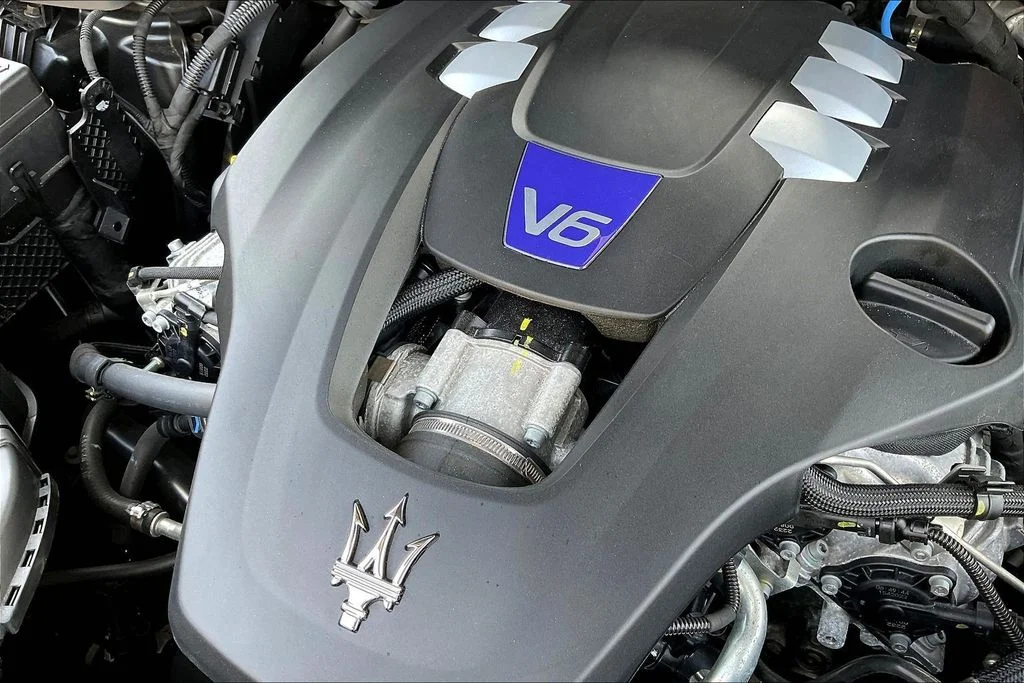 Used 2023 Nero Ribelle Metallic Maserati Modena image 31