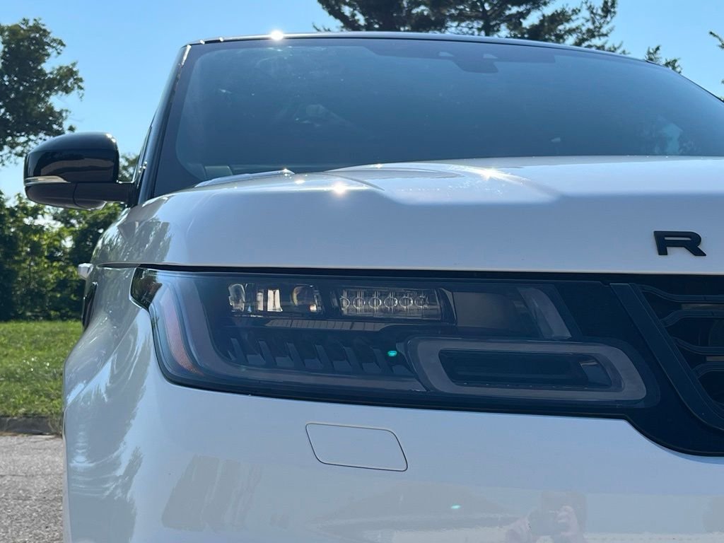 Used 2022 White Land Rover HSE Silver Edition image 10