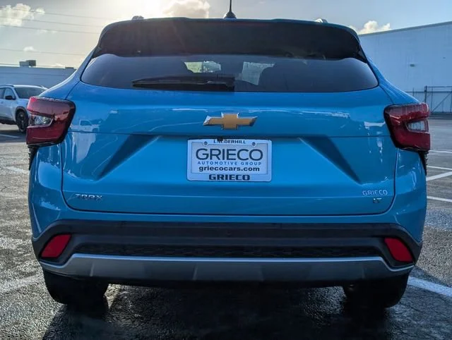 2025 Chevrolet Trax LT - Photo 8