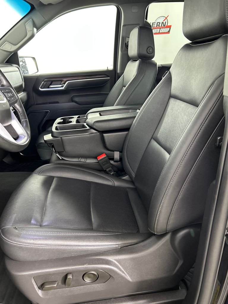 Used 2025 Black GMC SLT image 13