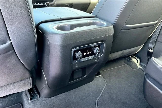 Used 2025 Blue Chevrolet Premier image 10