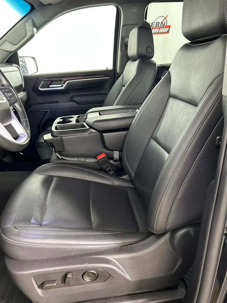 Used 2025 Black GMC SLT image 13