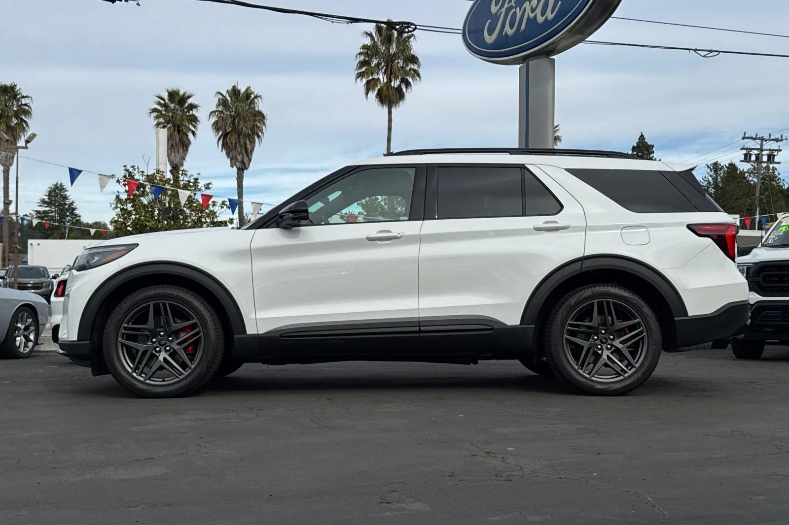 New 2026 Star White Metallic Tri-Coat Ford ST image 7