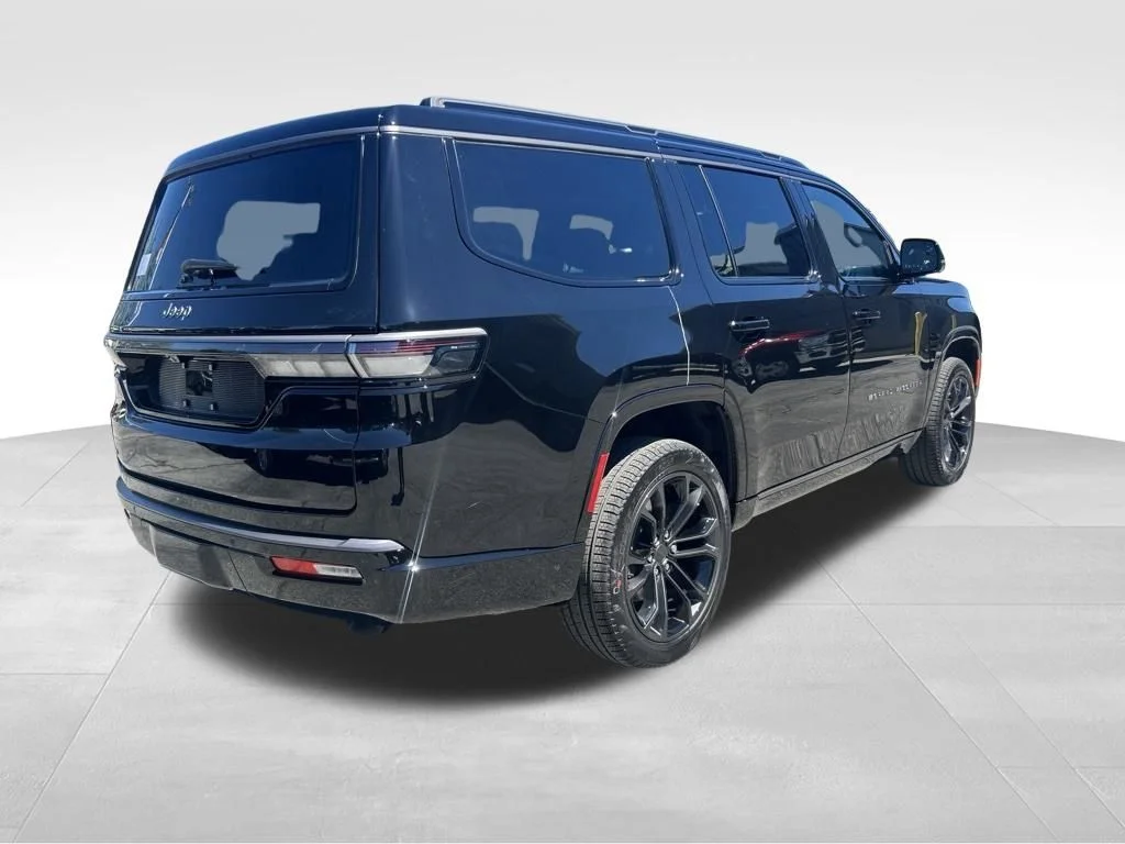 New 2026 High Gloss Black Exterior Paint Jeep Summit Reserve image 5