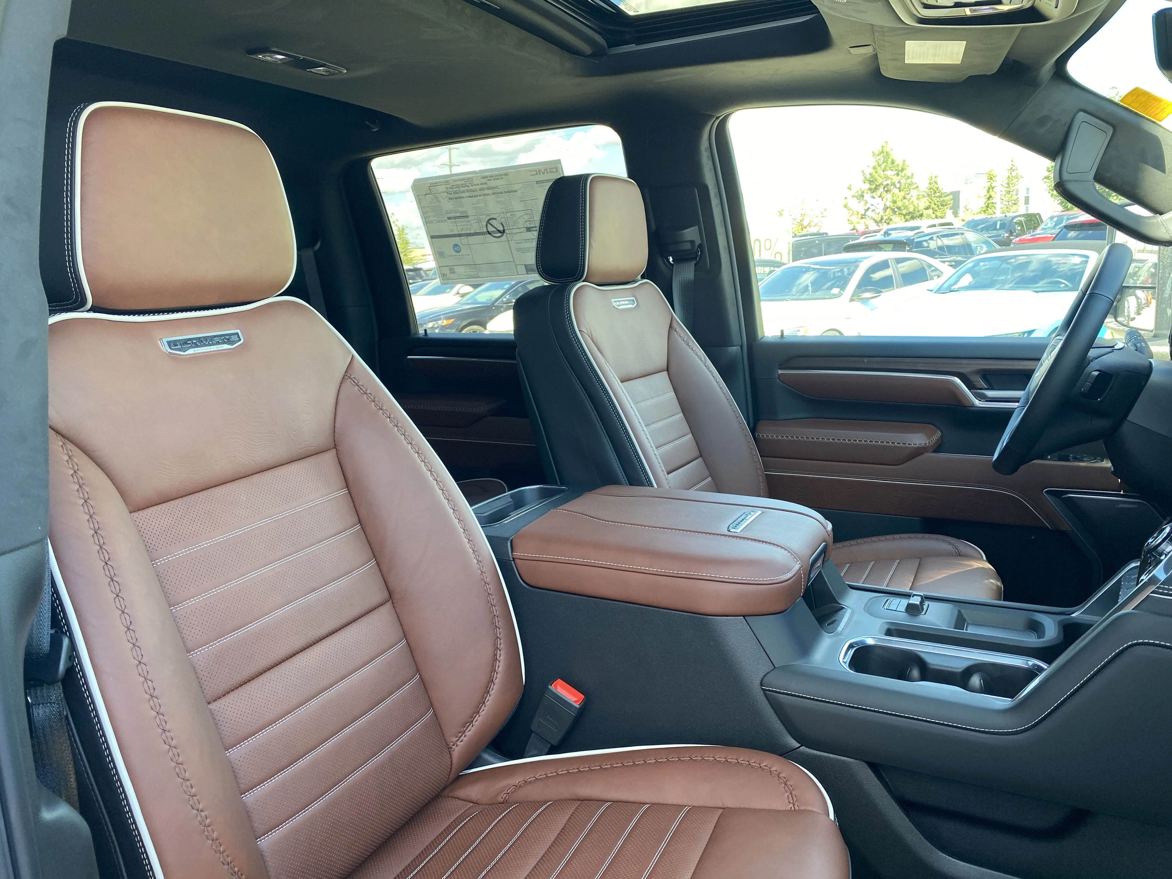 New 2026 GLACIER WHITE TRICOAT GMC Denali Ultimate image 32