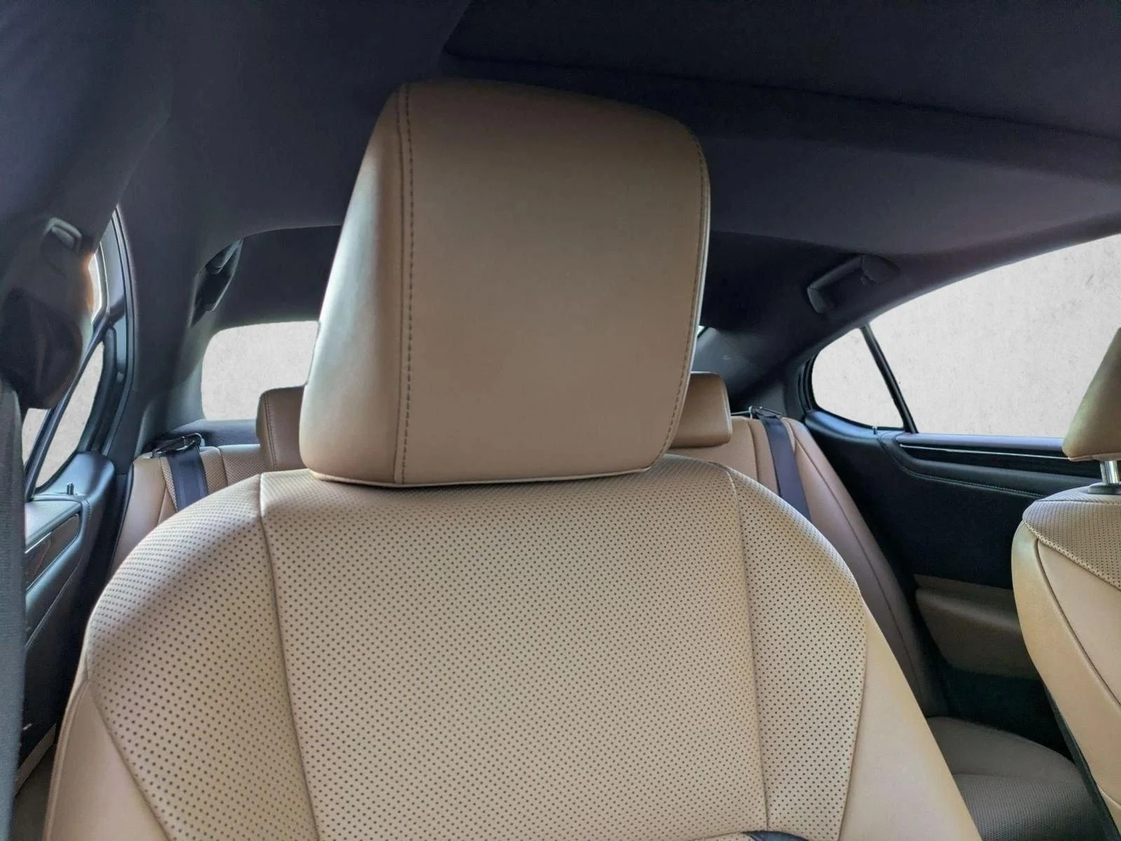 Used 2019 Matador Red Mica Lexus ES 350 image 16