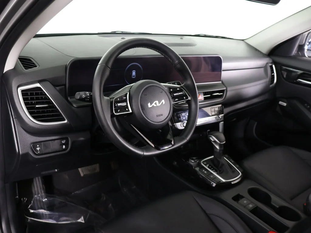 Certified Used 2024 Gray Kia SX image 30