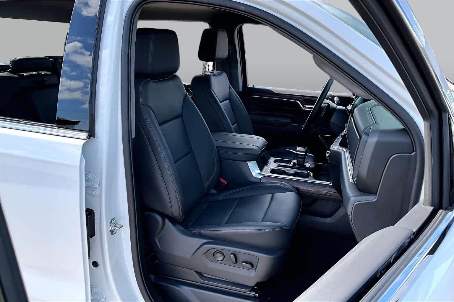 Used 2026 Summit White GMC SLT image 9