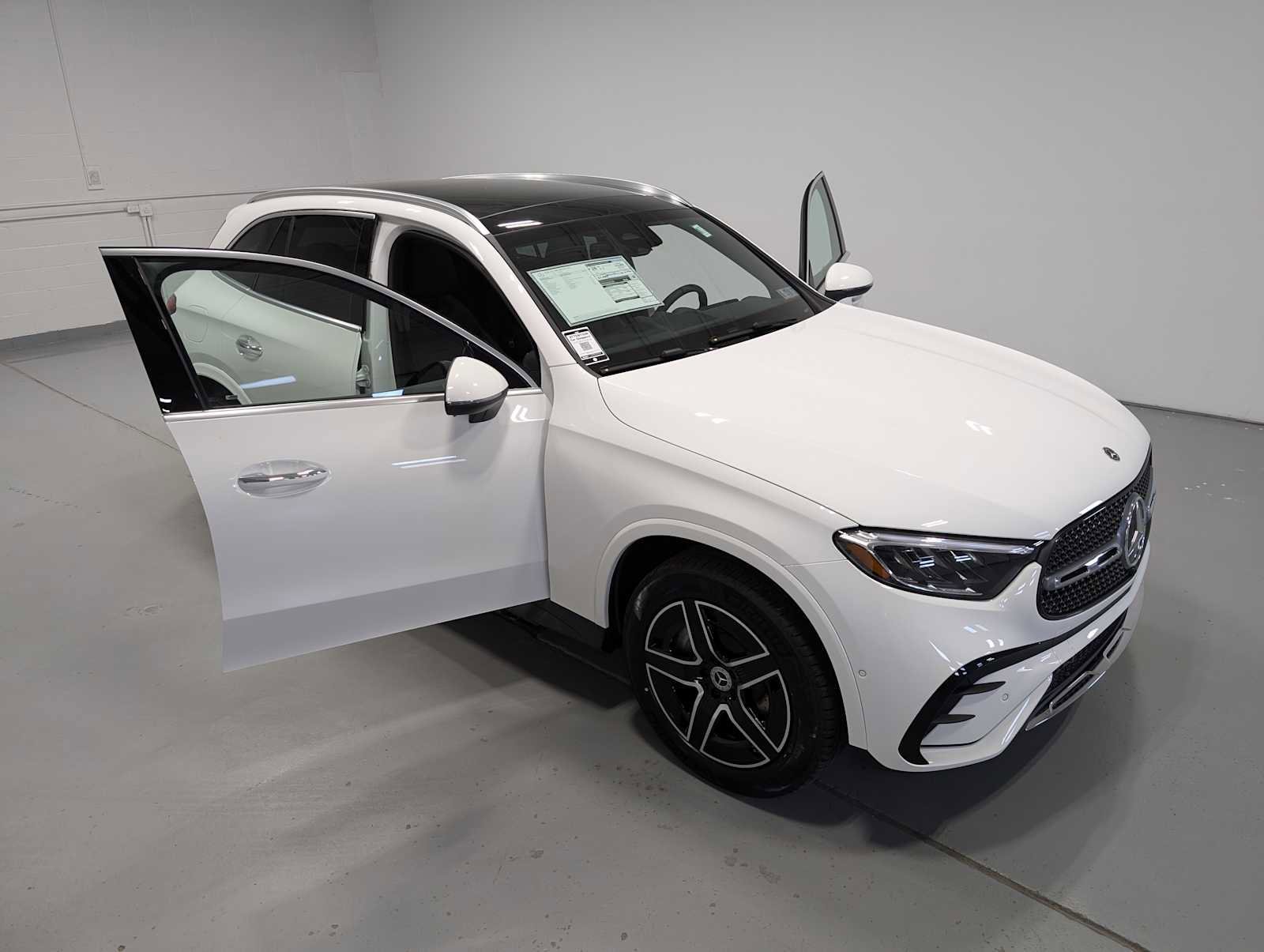 New 2026 Polar White Mercedes-Benz GLC 300 image 14