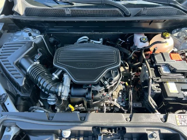 Used 2023 Silver GMC Denali image 21