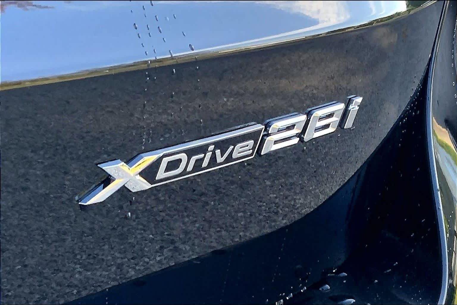 New 2027 Black Sapphire Metallic BMW xDrive28i image 15