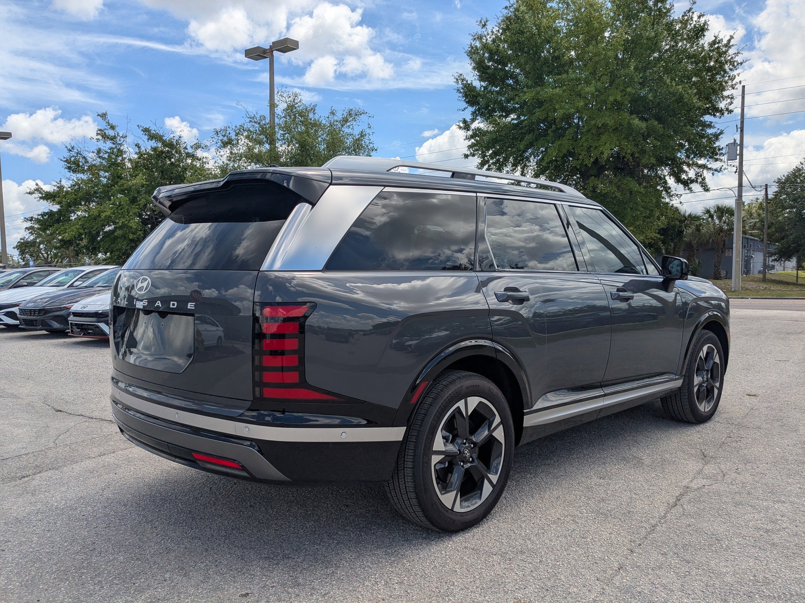 New 2026 Ecotronic Gray Pearl Hyundai Limited FWD image 5