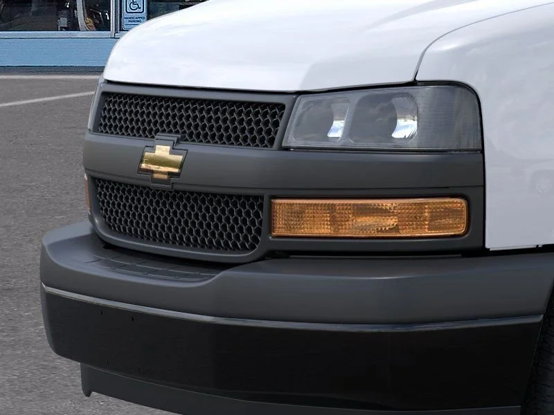New 2026 Summit White Chevrolet 1WT image 13