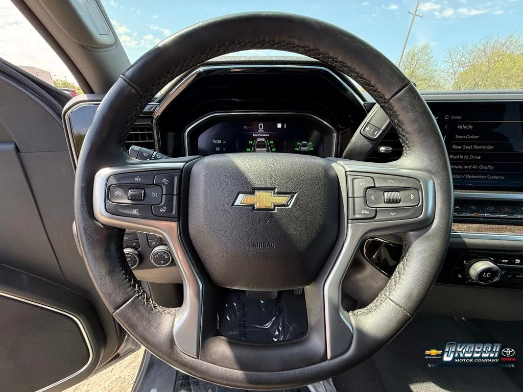 Used 2023 Gray Chevrolet LT image 17