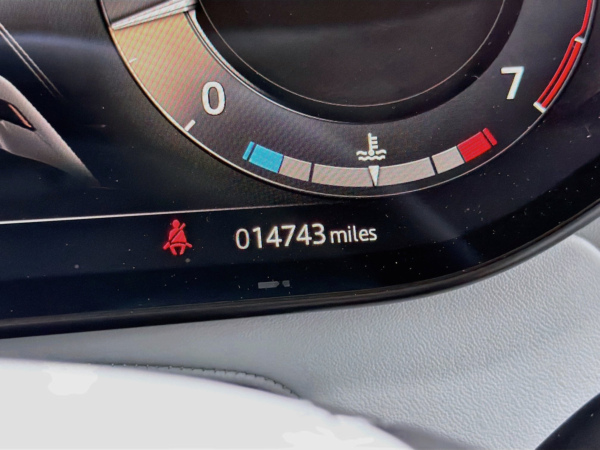 Used 2023 White Land Rover SE image 43