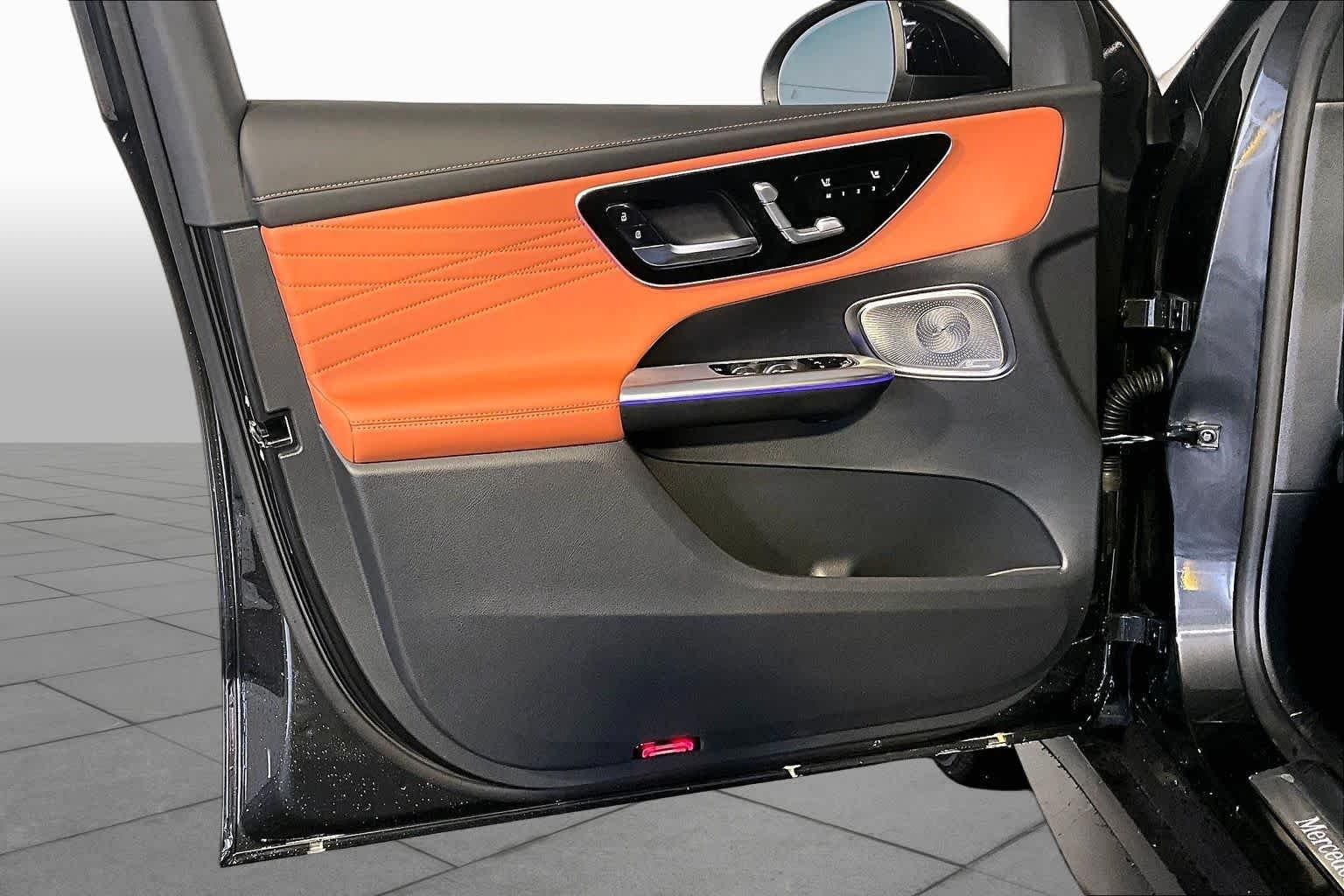 New 2027 Graphite Grey Metallic Mercedes-Benz GLC 300 image 11