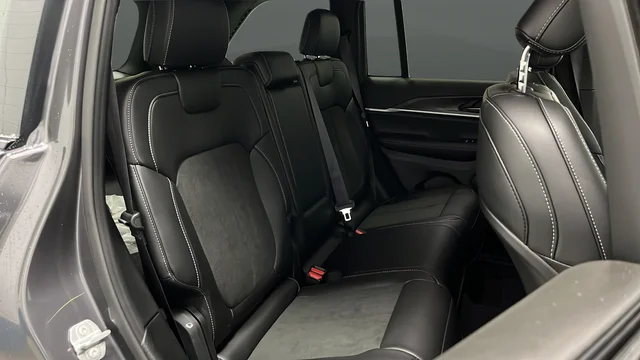 New 2026 Baltic Gray Metallic Clear-Coat Exterior Paint Jeep Altitude image 24