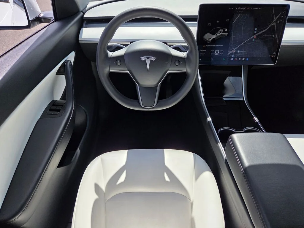 Used 2020  Tesla Long Range image 17