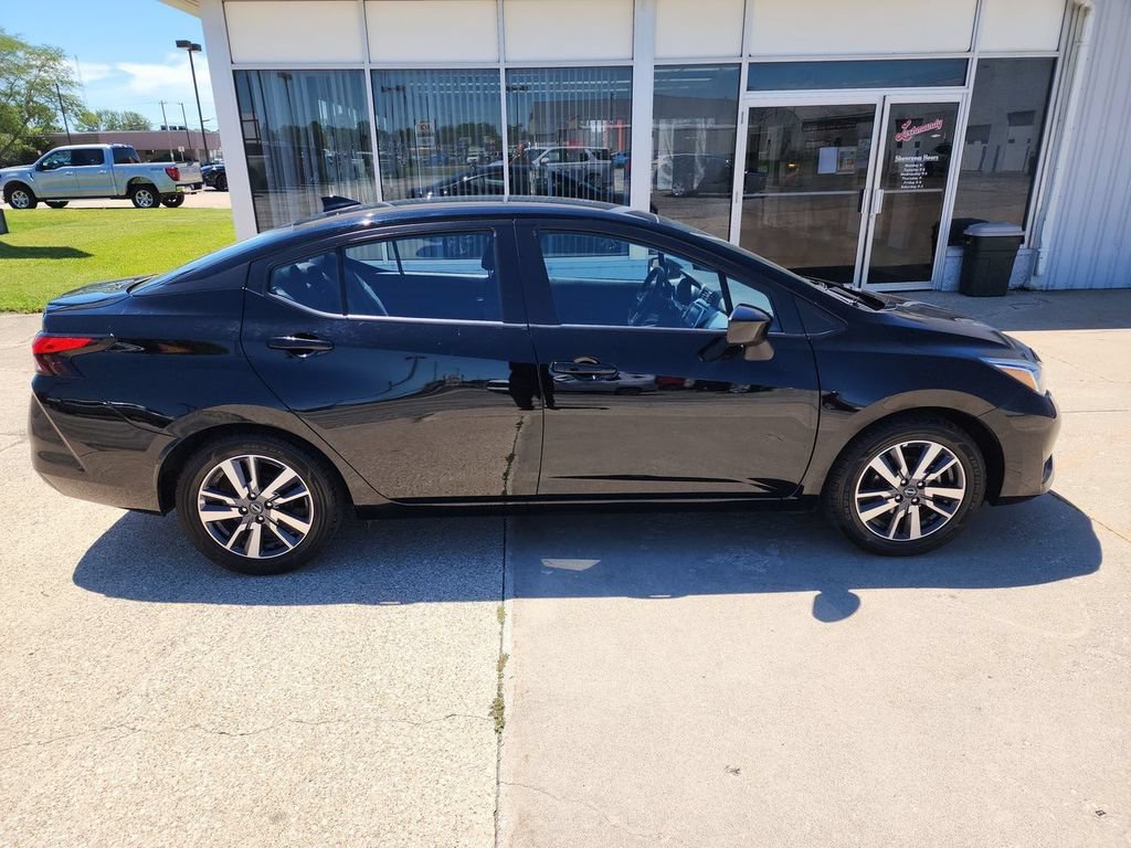 Used 2023  Nissan SV image 9