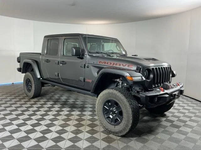 Used 2022 Gray Jeep Mojave image 3