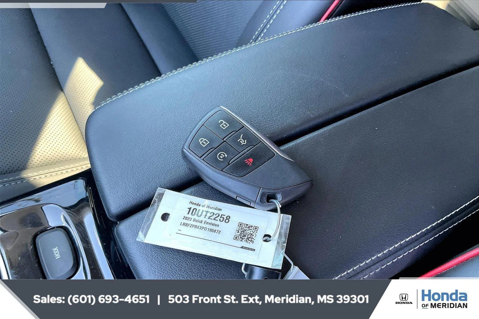 Used 2023 White Frost Tricoat Buick Essence image 9