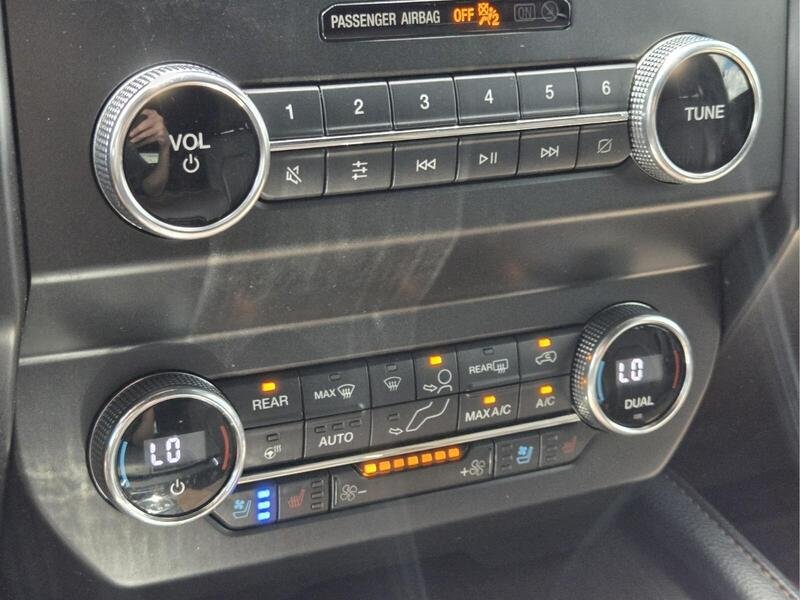 Used 2020 White Metallic FORD KING RANCH 4X2 image 29