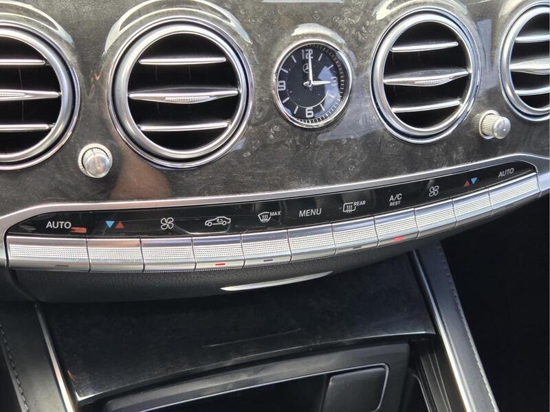 Used 2018 Black MERCEDES-BENZ S 560 SEDAN image 27