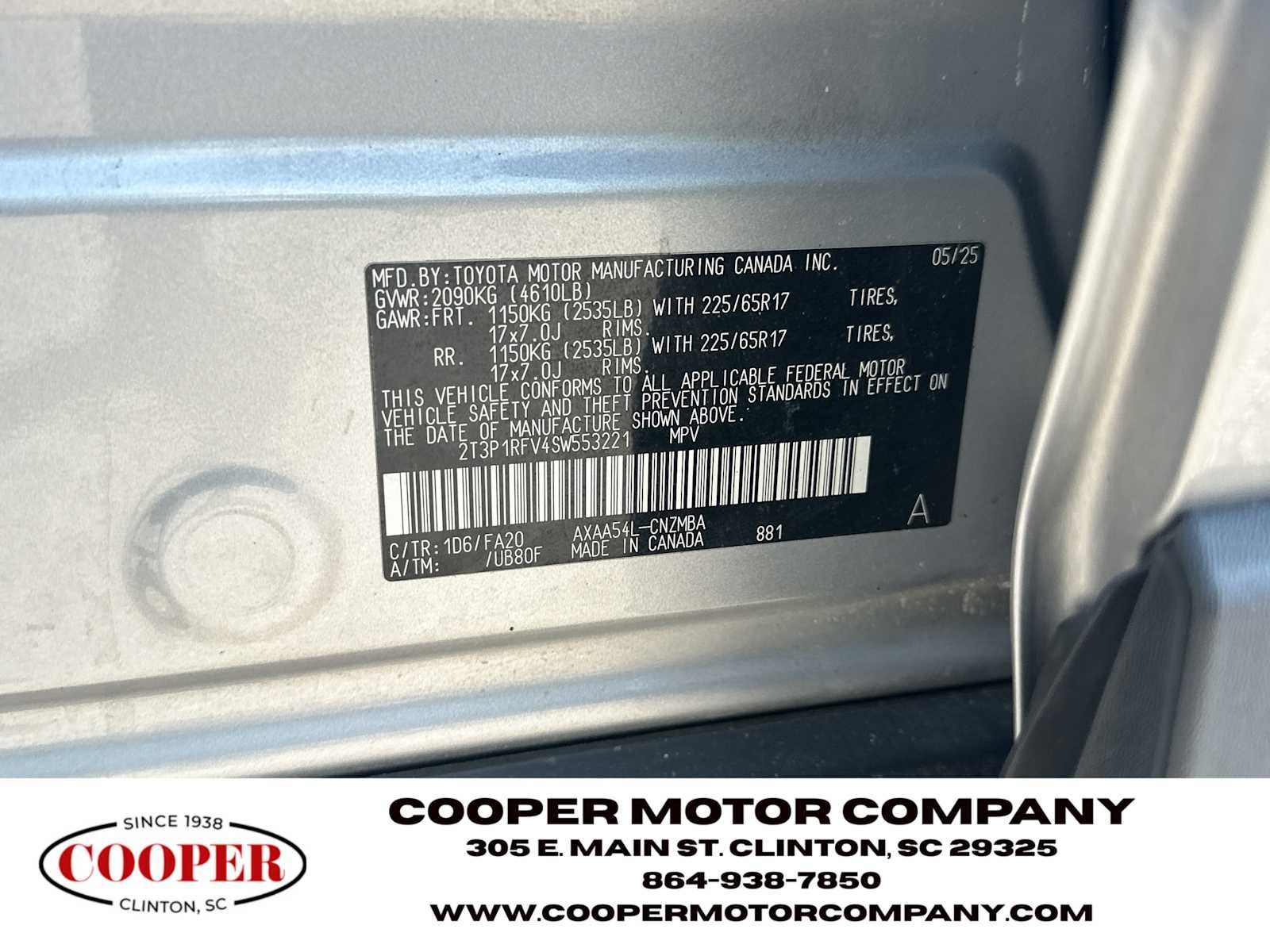 Used 2025 Silver Sky Metallic Toyota XLE image 28
