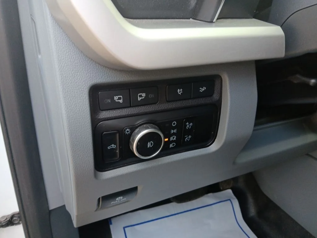 Used 2024 Oxford White Ford XLT image 16
