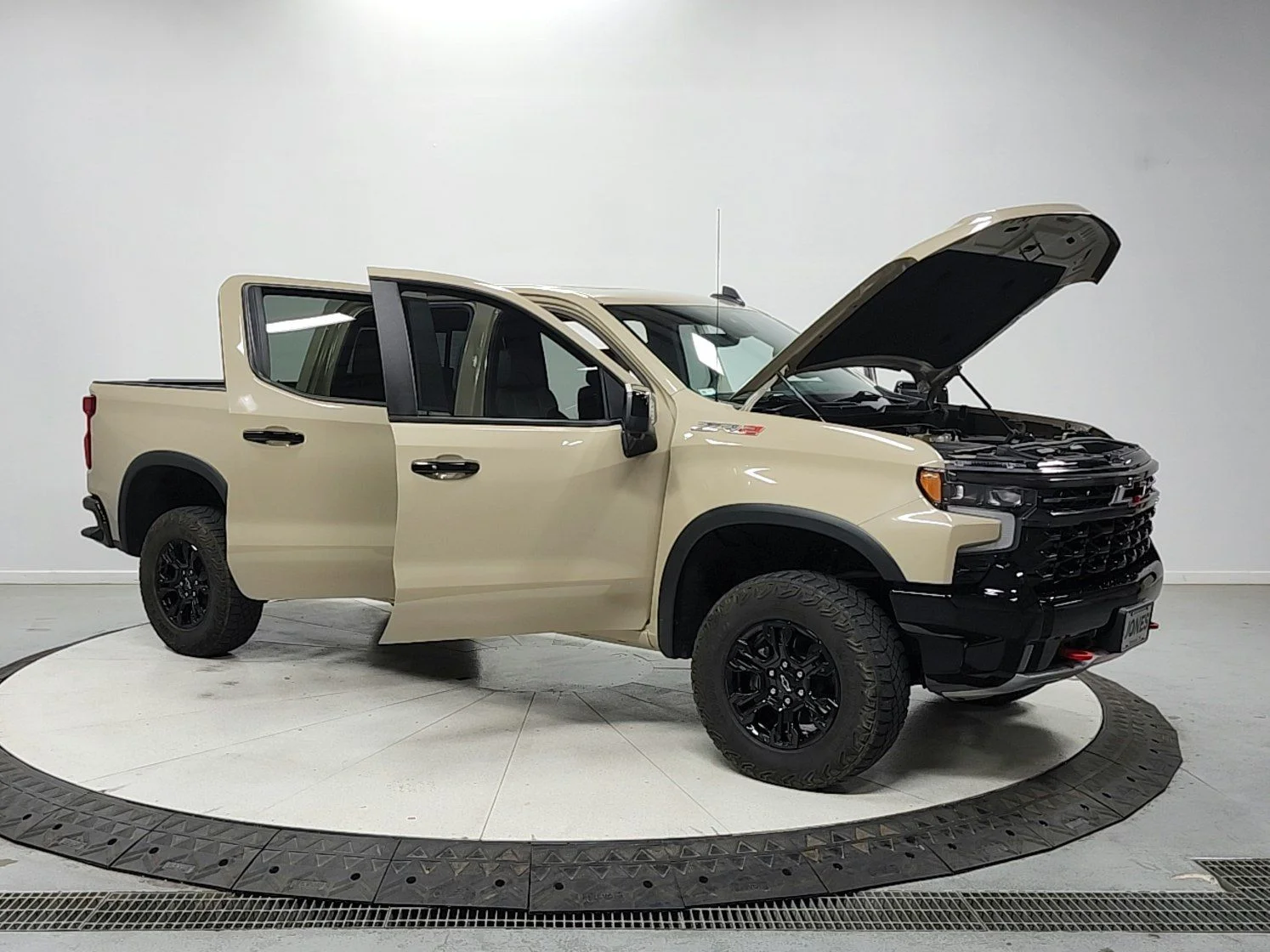 Used 2023  Chevrolet ZR2 image 9