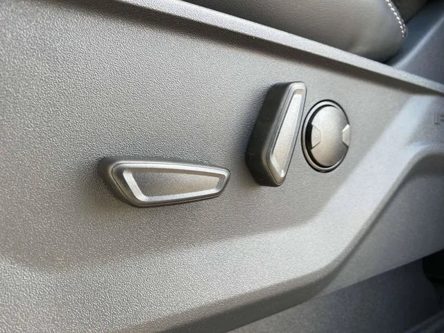 New 2026 White Ford Platinum image 8