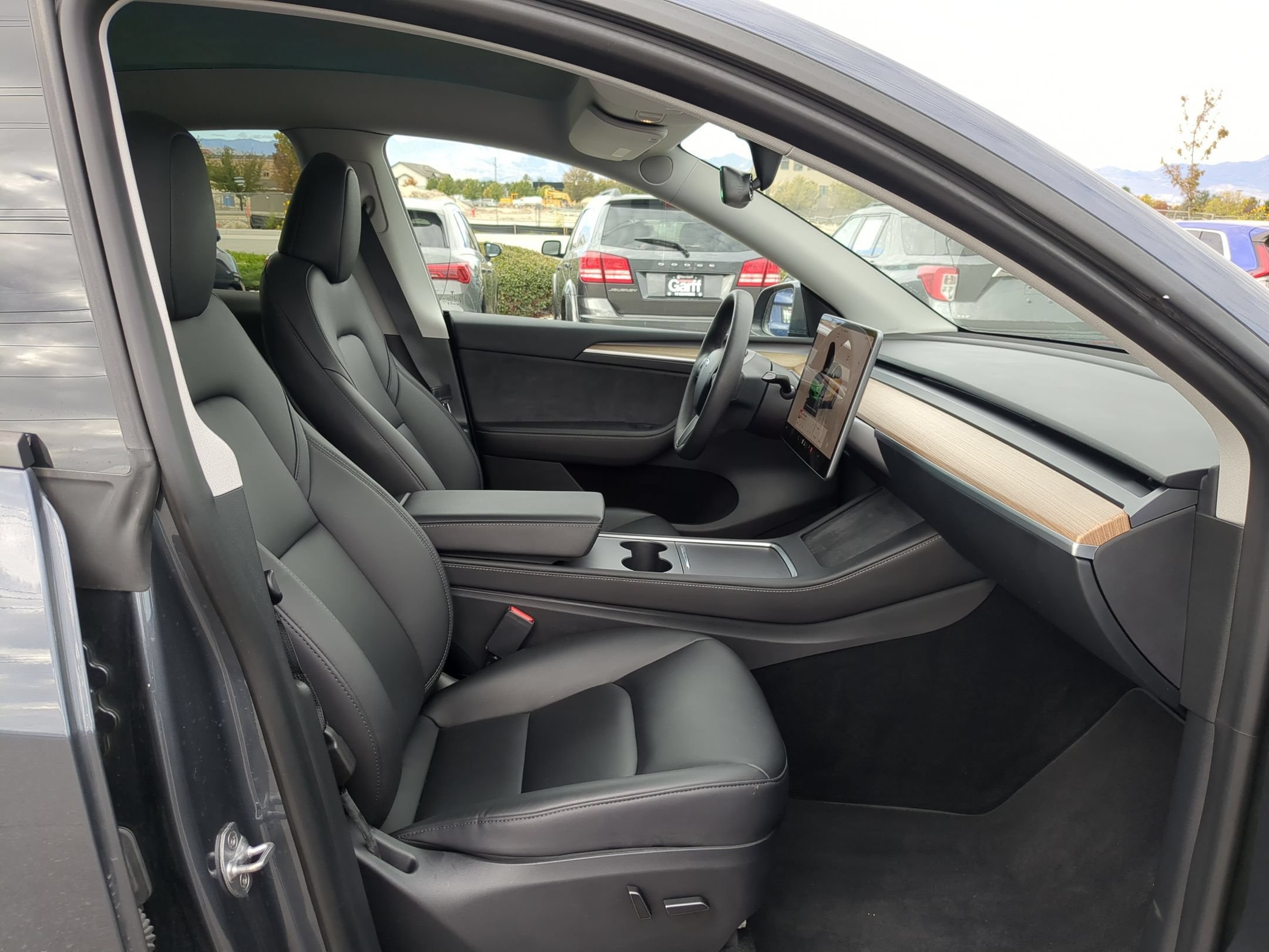 Used 2023  Tesla Long Range image 31