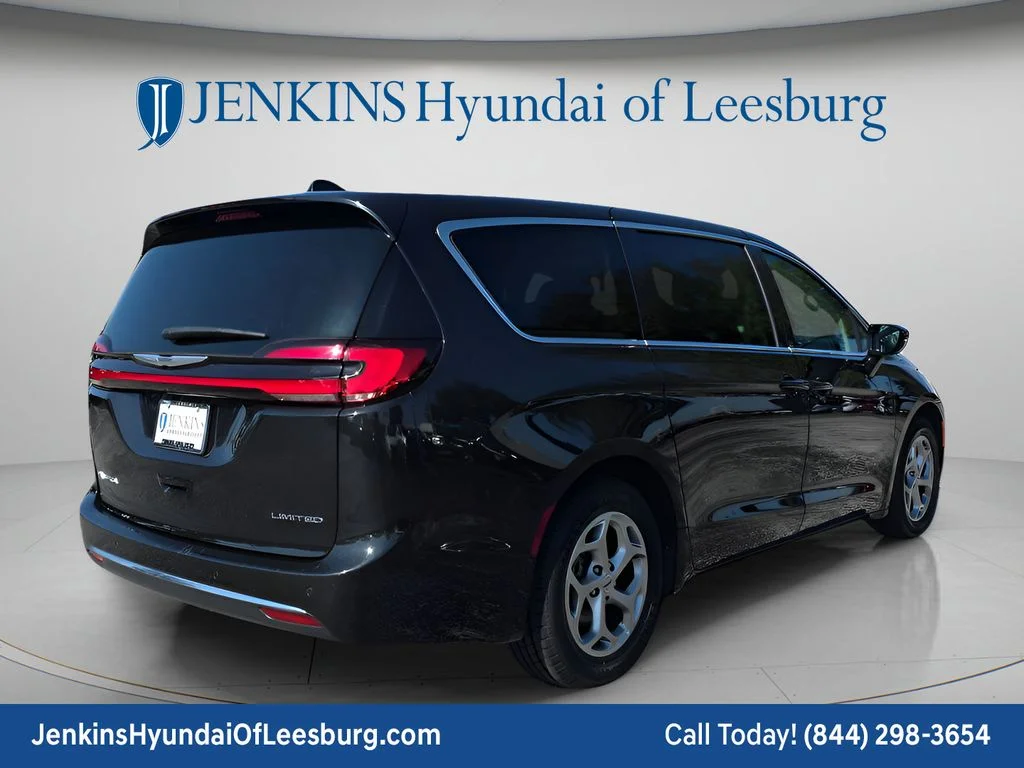 Used 2024 Black Chrysler Limited image 4