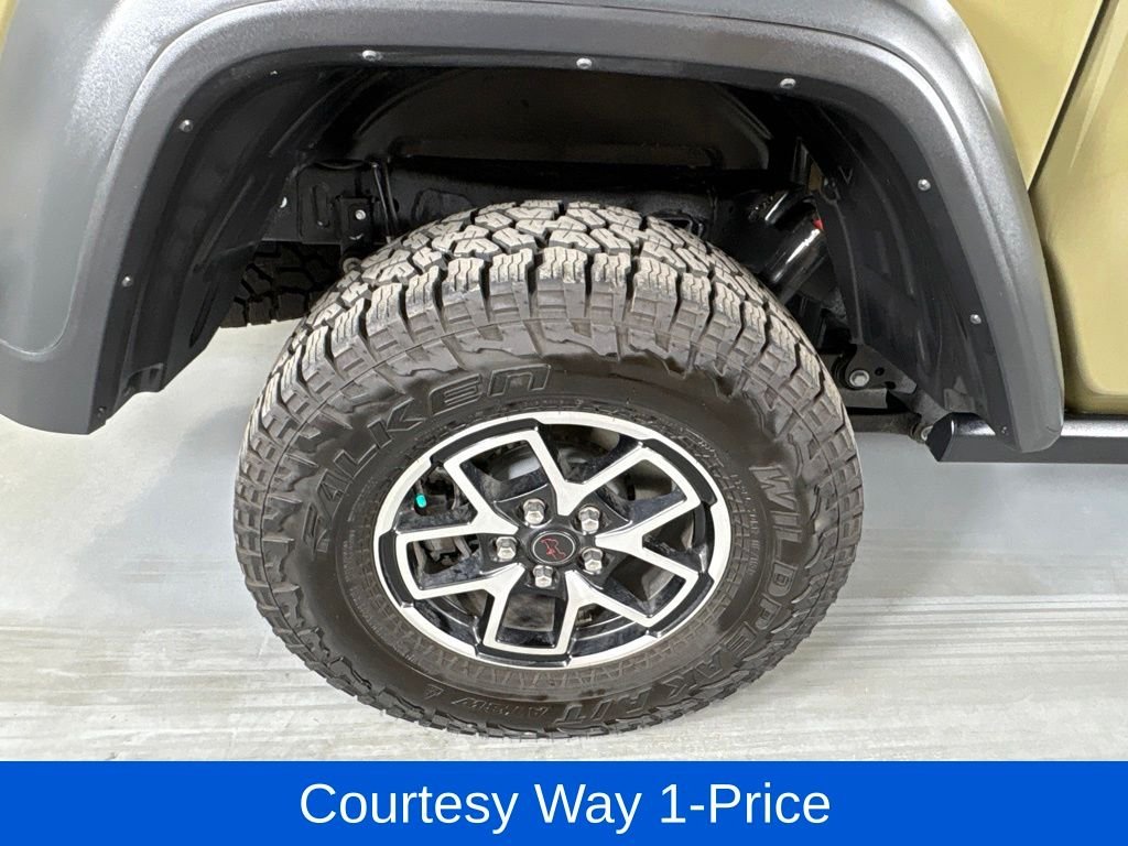 Used 2025 Green Jeep Rubicon image 13