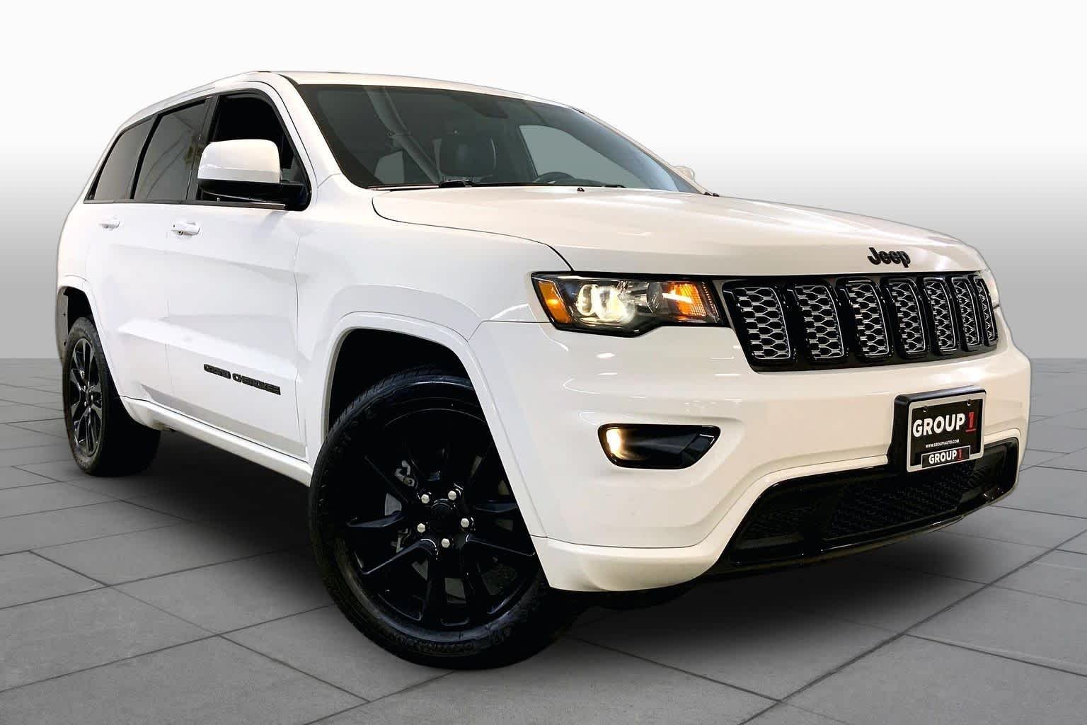 Used 2018 Jeep Grand Cherokee Altitude with VIN 1C4RJFAG8JC377498 for sale in Kansas City