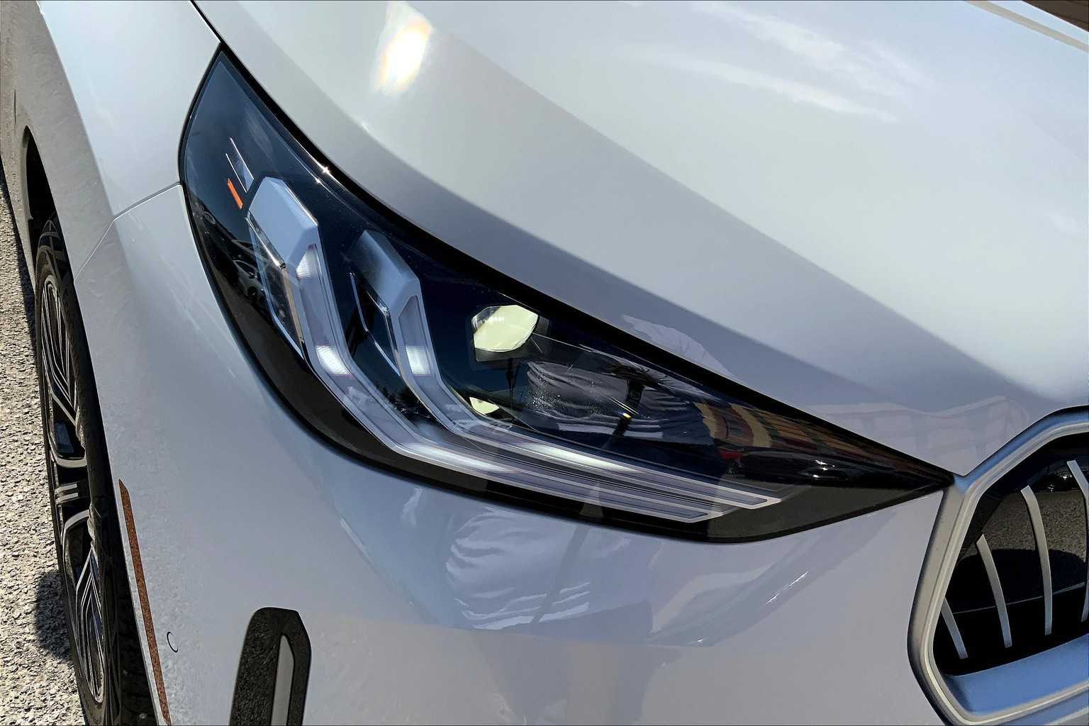 New 2026 Alpine White BMW 30 xDrive image 13