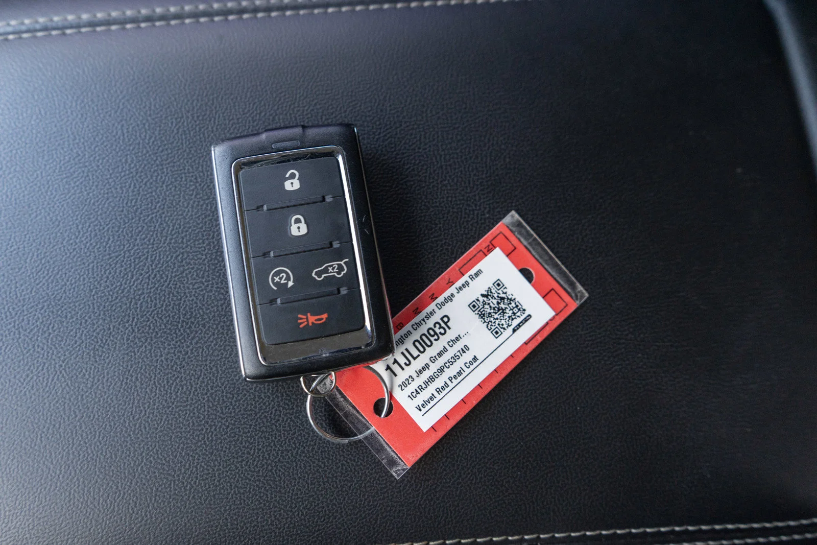 Used 2023 Velvet Red Pearlcoat Jeep Limited image 32