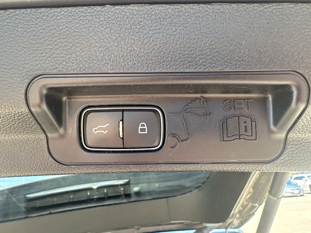 Used 2021 Gray Metallic Ford XLT image 40