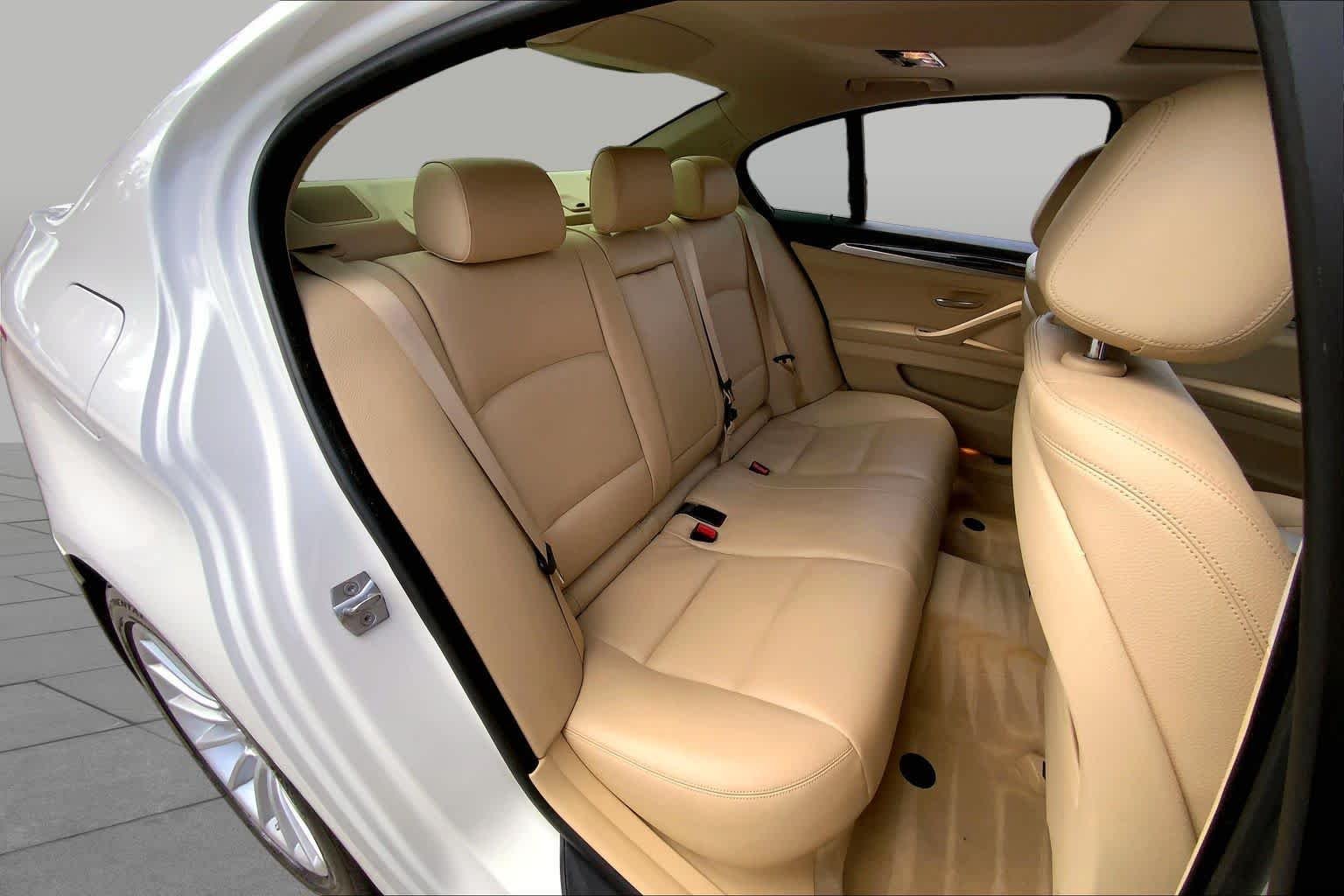 Used 2014 Mineral White Metallic BMW 535i xDrive image 21