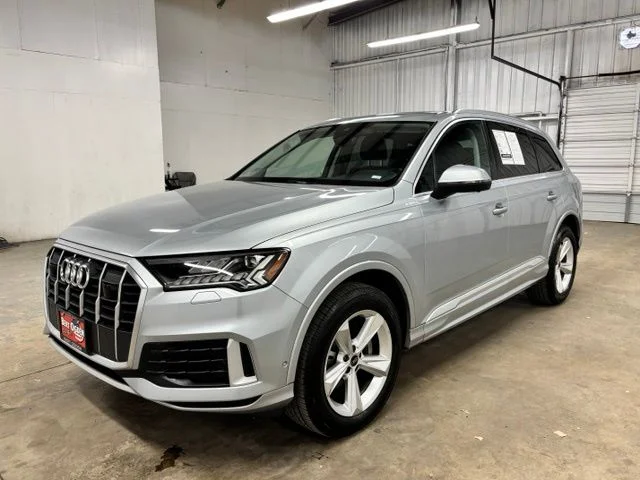 Used 2024  Audi 45 Premium Plus image 3
