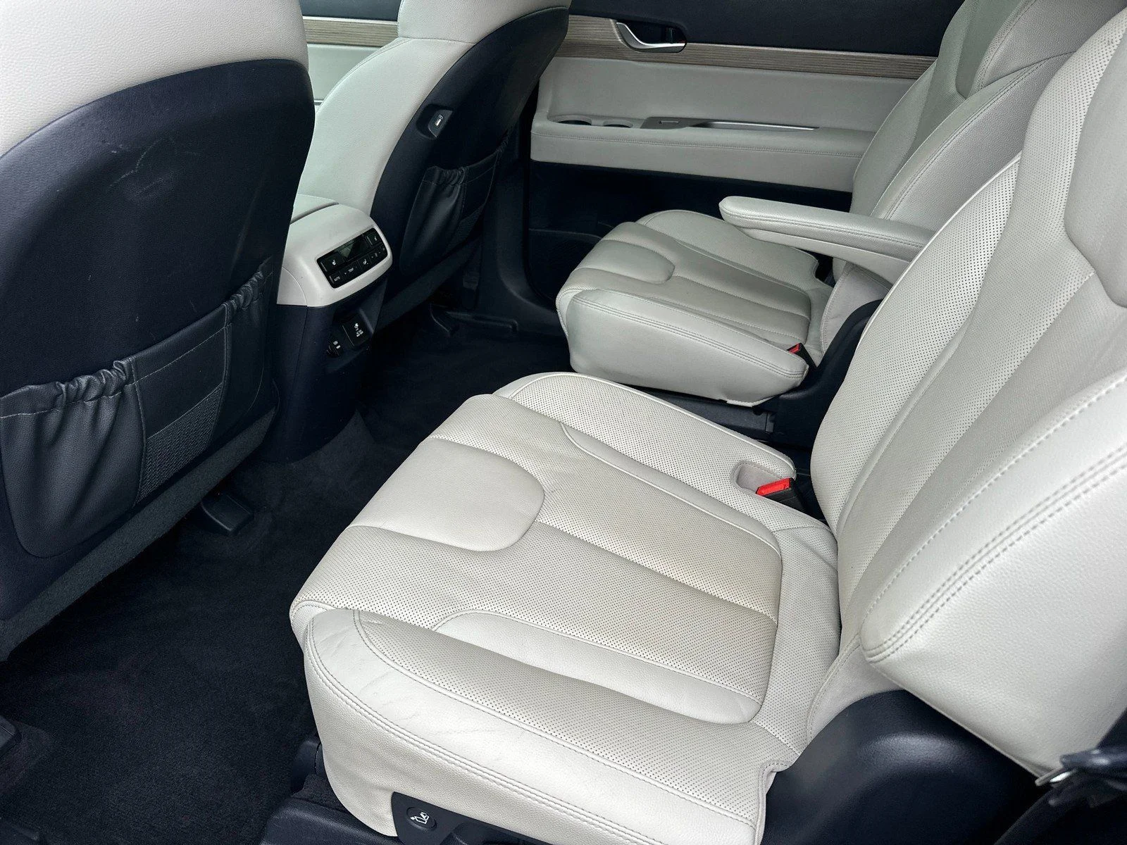 Used 2021 Moonlight Cloud Hyundai SEL image 11
