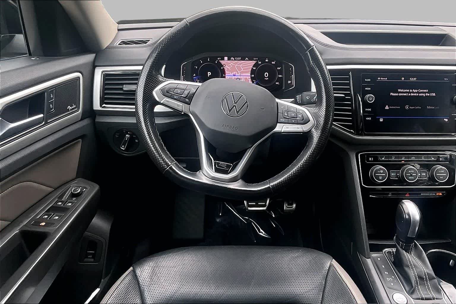 Used 2022 Deep Black Pearl Volkswagen 3.6L V6 SEL Premium R-Line image 6