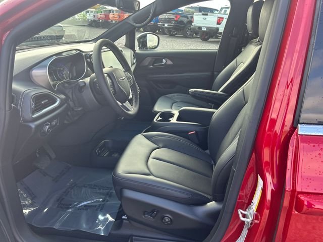 2026 Chrysler Pacifica Select - Photo 9